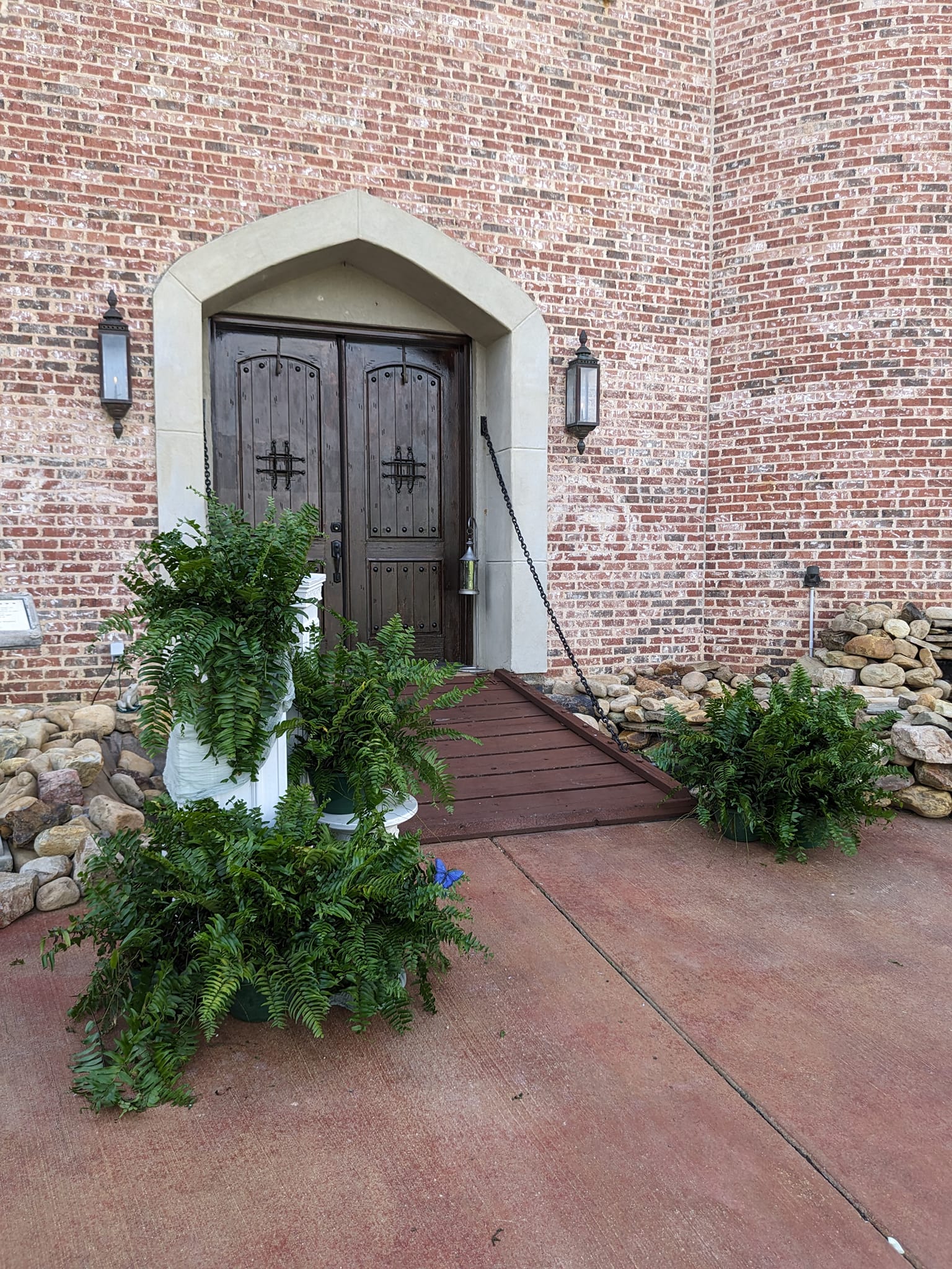 entrance to pierce castle