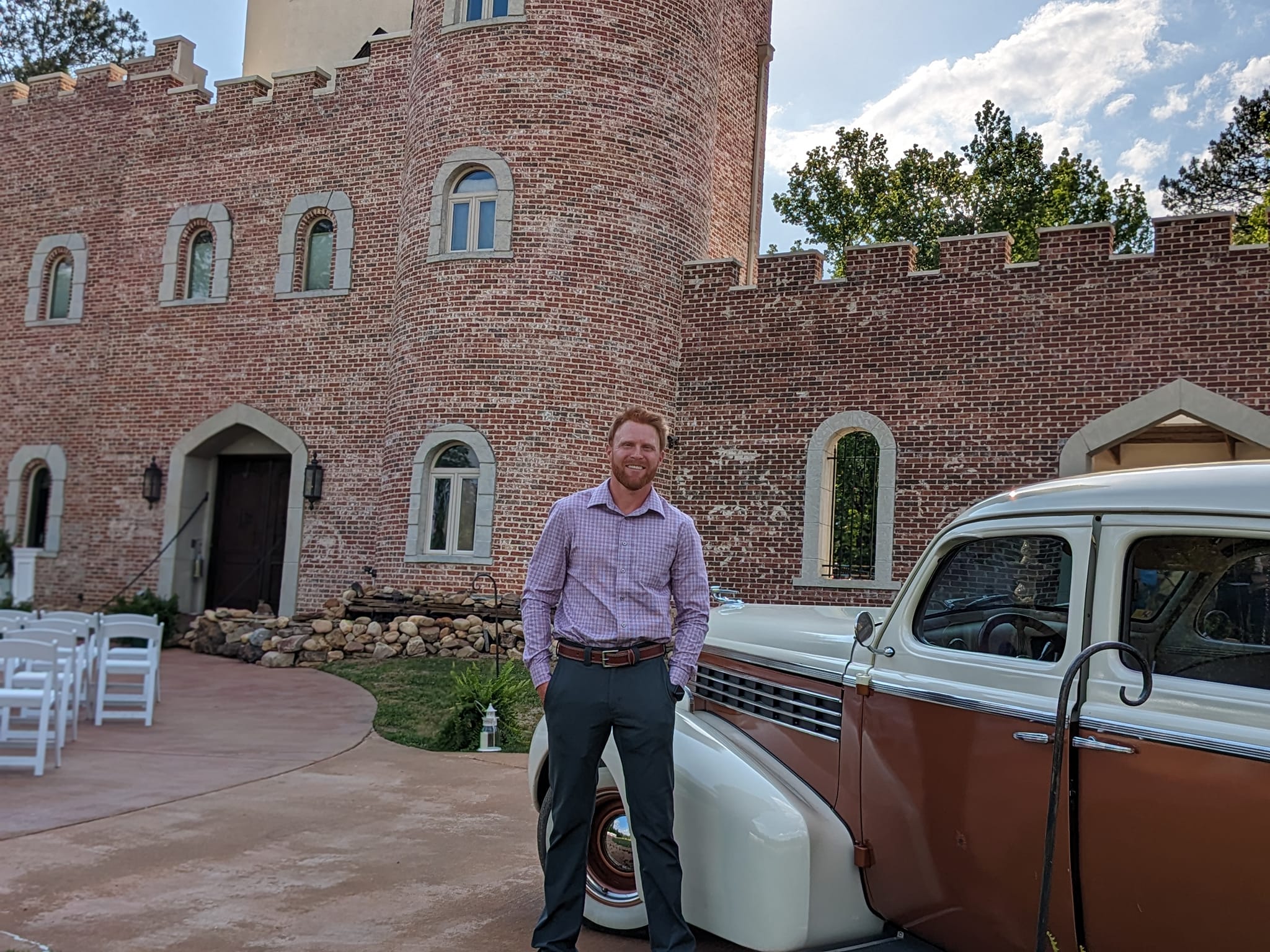 groom outside pierce castle